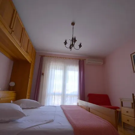 Guest house Ivana 3*