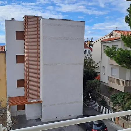 Ivana 3* מאקרסקה